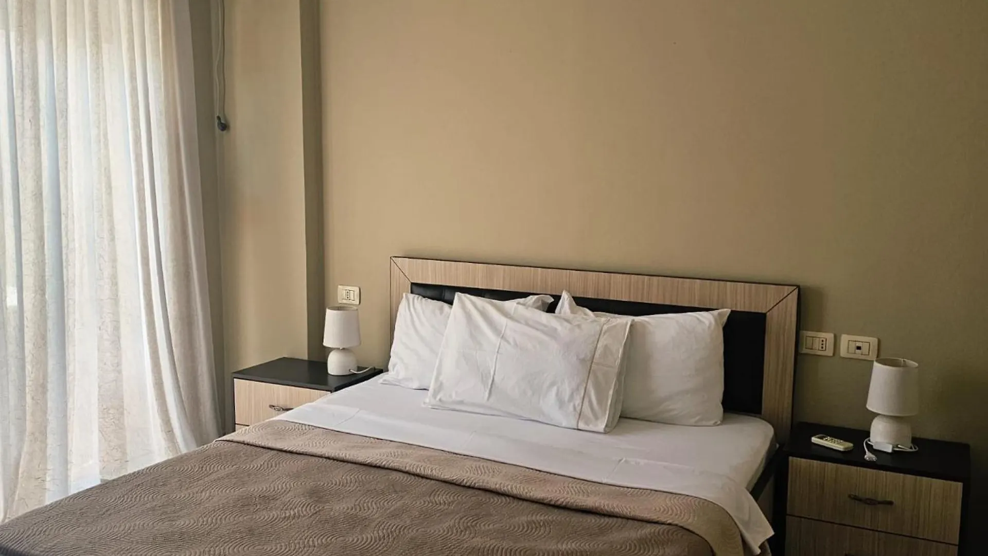 Sion Sarande Apartments
