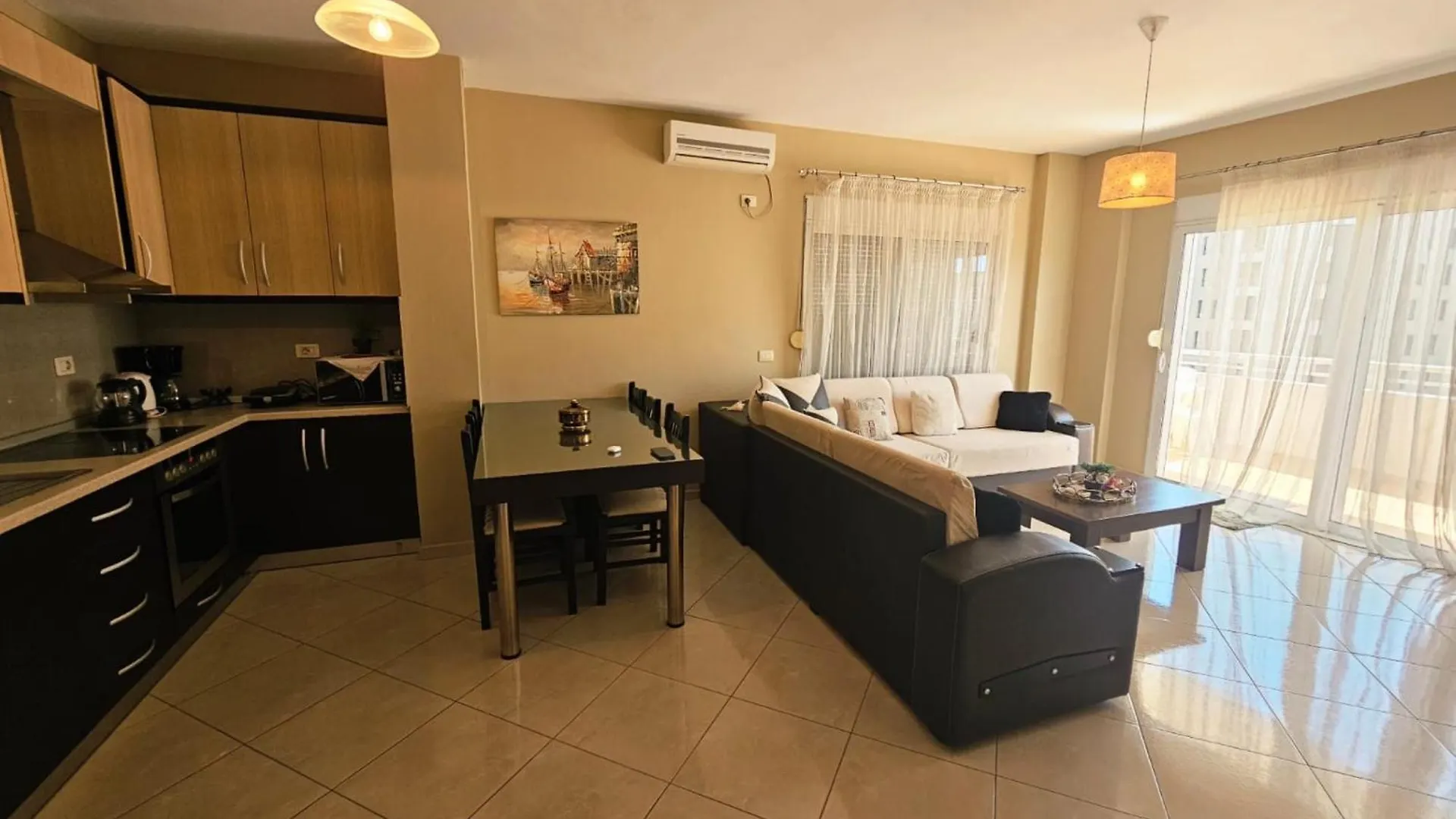 Sion Sarande Apartments