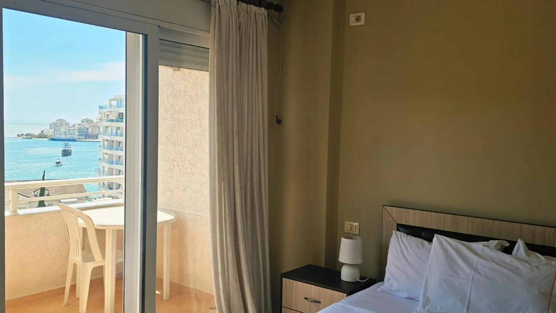 Sion Sarande Apartments 0*,